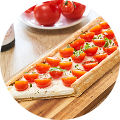 Tarte fine de fromage frais de brebis et tomate cerise